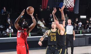 詹姆斯连中三分 詹姆斯连中三分